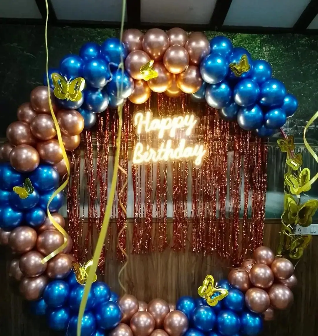 Balloon ring birthday backdrop