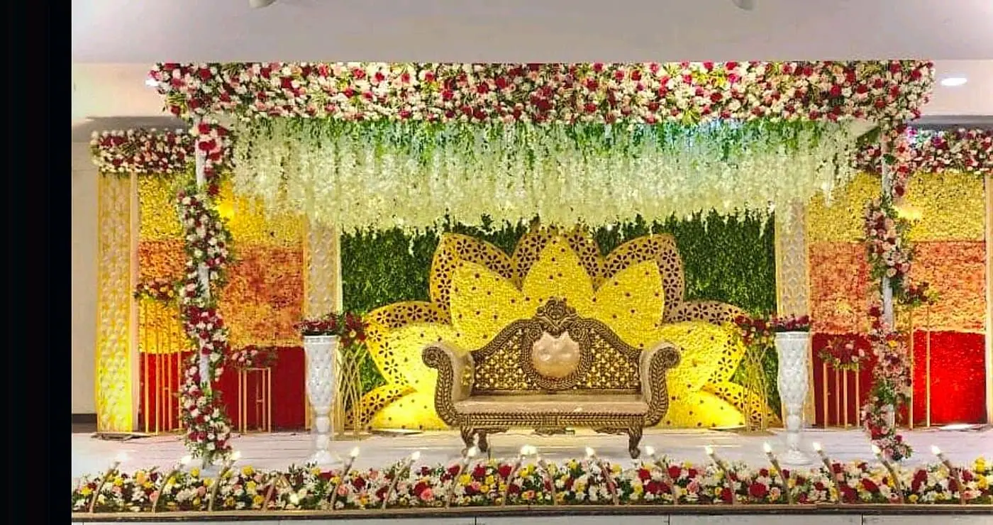 Engagement and reception stage decoration by LK Events (7)