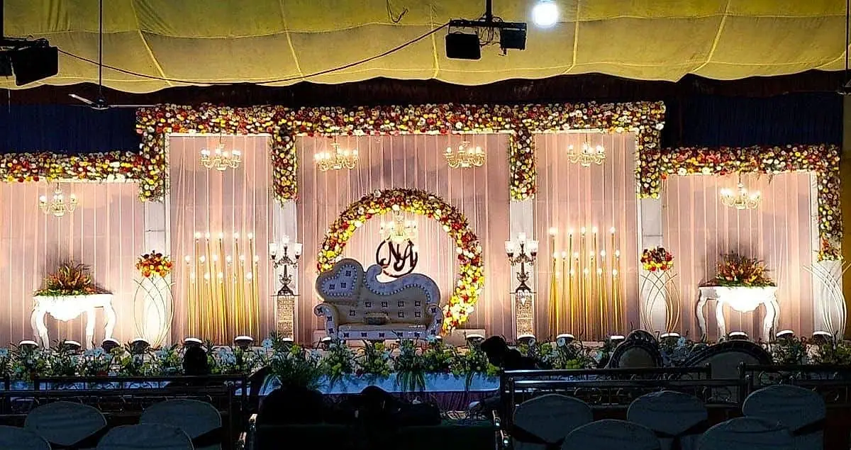 Engagement and reception stage decoration by LK Events (10)